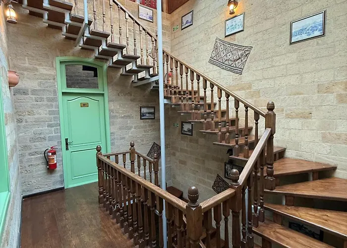 Sazeli Old Baku Hotel
