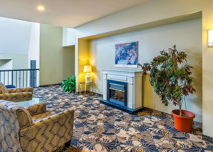 Quality Inn & Suites Garden Of The Gulf
