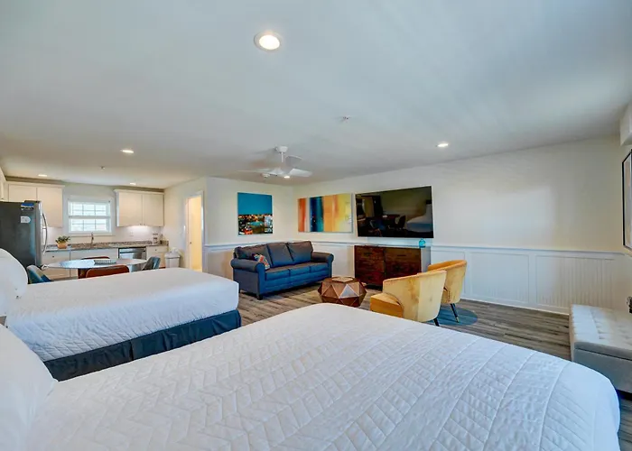 302 Queen Suite, 3Rd Floor Low Tide