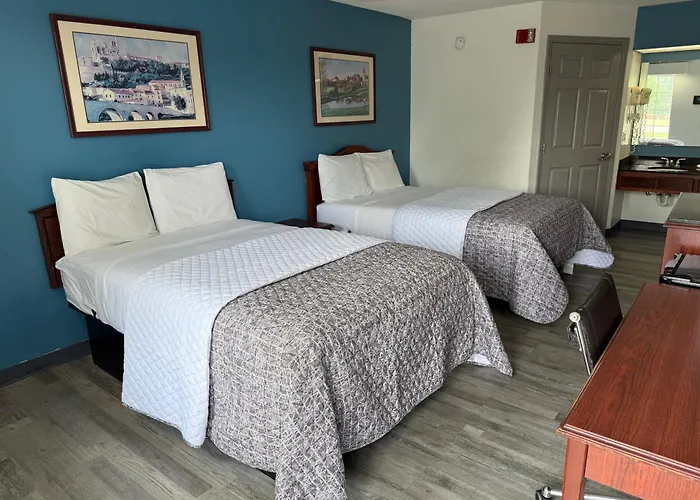 Brentwood Inn & Suites