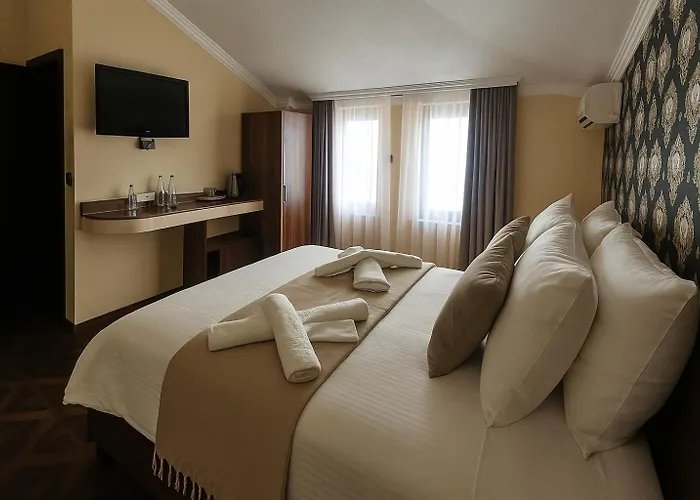 Hotel Shadervan