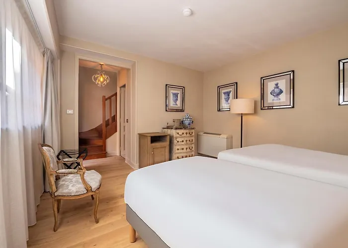Hotel De La Poste A Avallon, Bourgogne