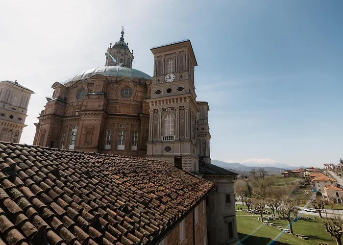 Casa Regina Montis Regalis