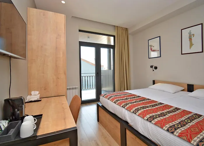 Andor Hotel