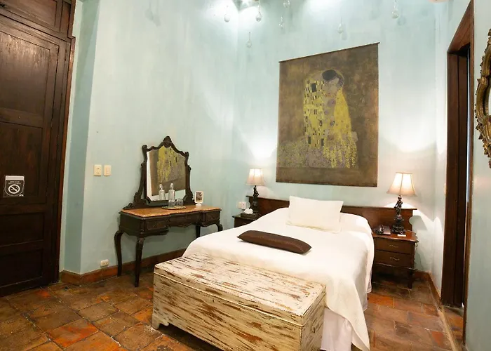 Casa Pedro Loza