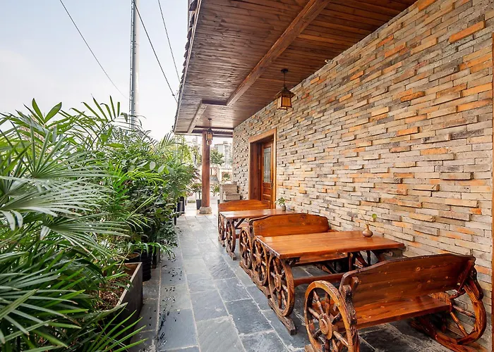 Zhangjiajie Waterfront Huajian Inn & Tianmen Shan National Forest Park & Free Pick-Up & Breakfast,Coffee,Tea