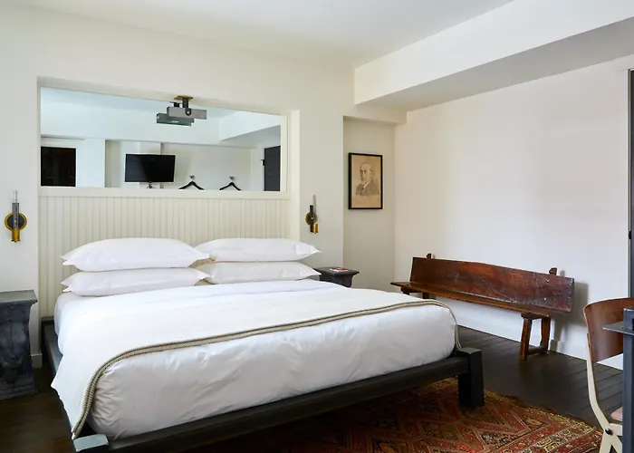 Neptune, An Ash Hotel