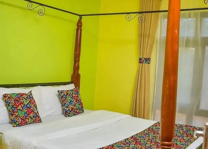 Nyokal Travellers Inn