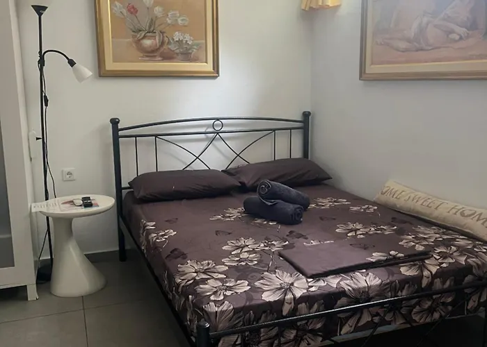 Centrally Located Private Rooms