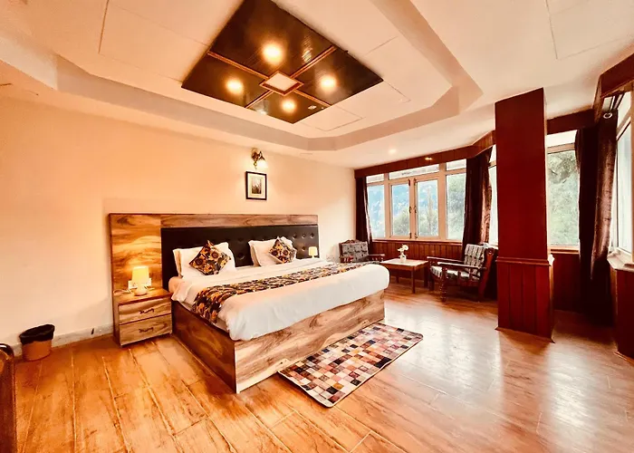 The Town House - Lavish & Luxury Rooms Near Mall Road Manali