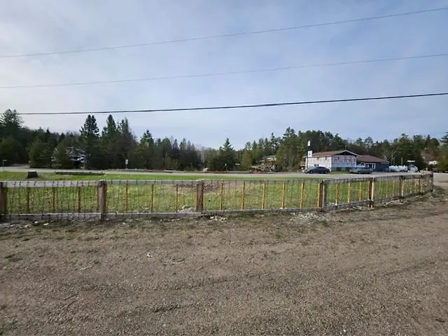 Palmerston Lake Motel