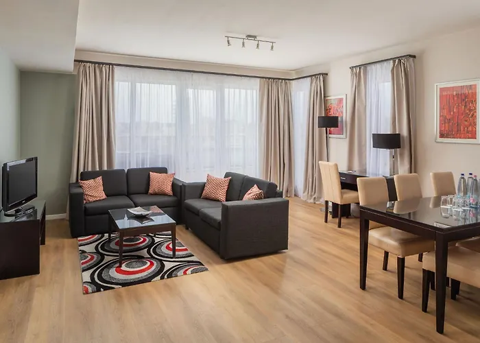 Escala Hotel & Suites