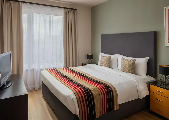 Escala Hotel & Suites