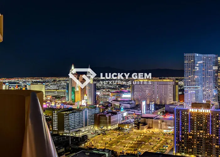 Lucky Gem Penthouse & Luxury Suites At Mgm Signature Resort, Balcony Strip View 3505