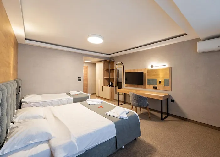 Avenue Hotel