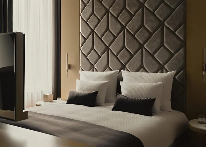 Hotel Blow Up Hall