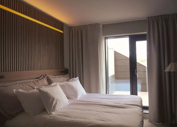 Season Hotel
