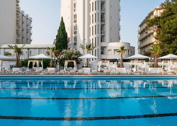 Hr Resort