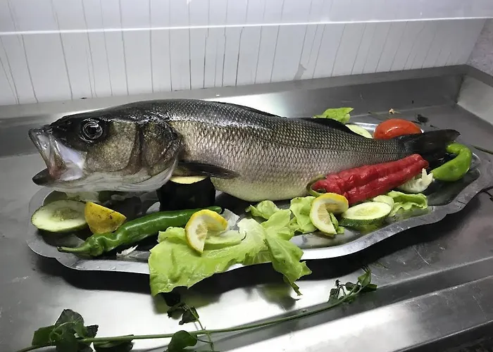Corniche Hotel & Restaurant