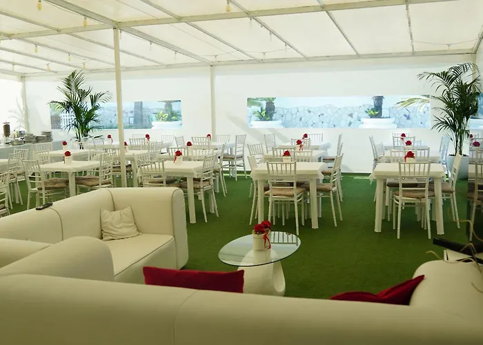 Bee Queen Hotel