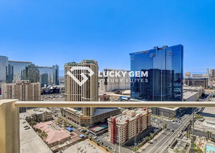 Lucky Gem Penthouse & Luxury Suites At Mgm Signature Resort, Balcony Strip View 2605