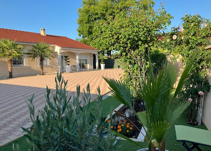 La Roseraie résidence près de Vichy