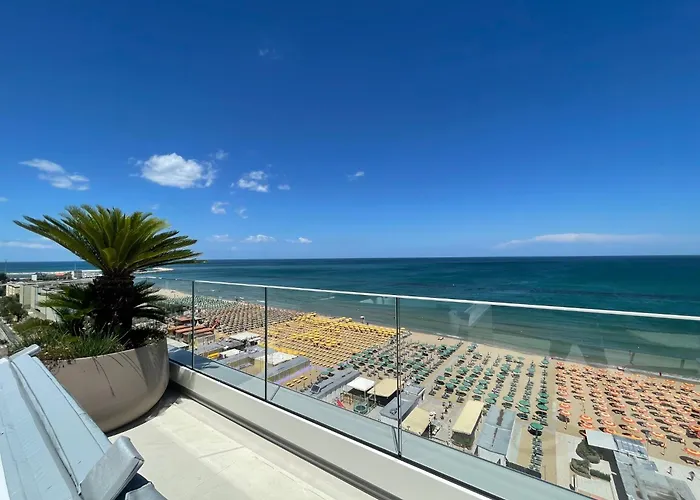Opera Suite Hotel Pesaro