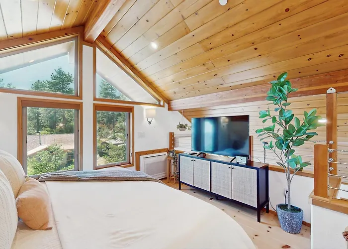 Deerhaven Lodge B