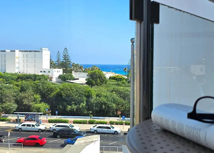 Nissilant Hotel & Suites