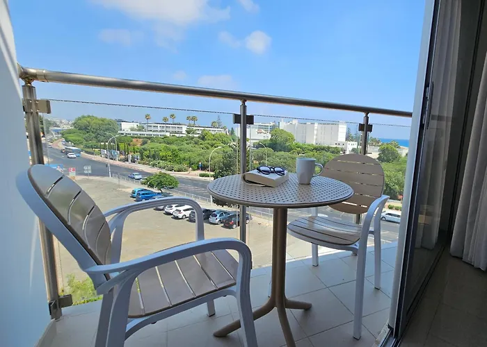 Nissilant Hotel & Suites