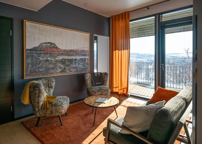 Cahkal Hotel
