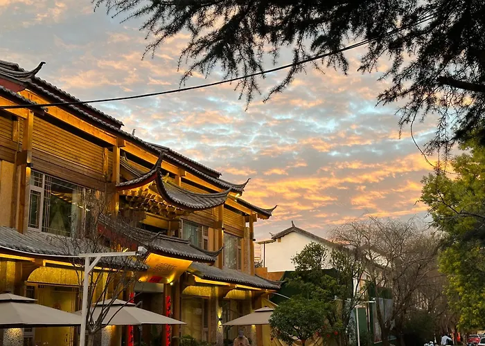 Designer Bed And Breakfast Under The Green Trees