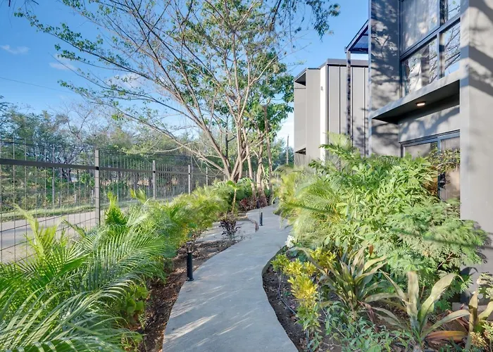 The Bungalows Flamingo - 10 Unit Boutique Hotel