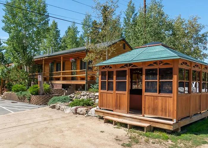 Spirit Lake Lodge
