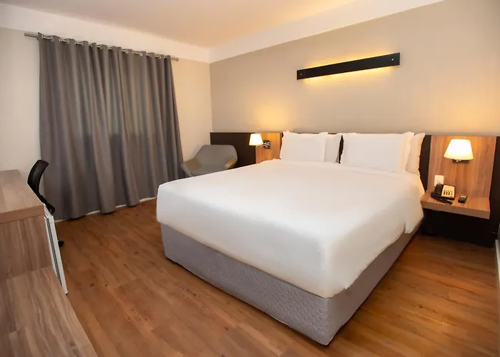 Delmond Hotel