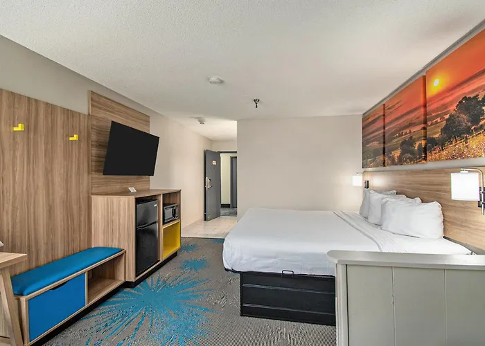 Days Inn & Suites By Wyndham Mt Pleasant