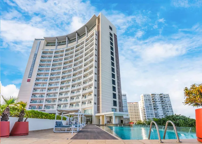 Krystal Urban Cancun & Beach Club
