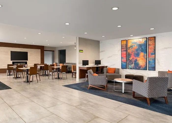 La Quinta By Wyndham Montgomery