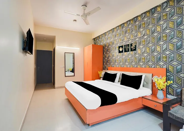 Super Townhouse Maithli Marg Sector 55 Formerly Red Roof