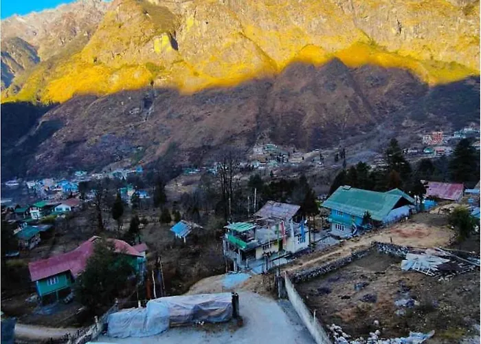 Cliff View Residency Lachung