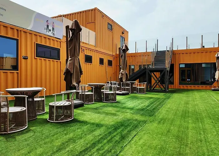 Escale International Hotel