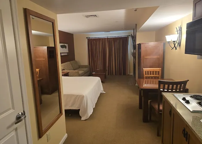 The Appalachian Hotel At Mountain Creek Resort - Pool, Hot Tub & Sauna