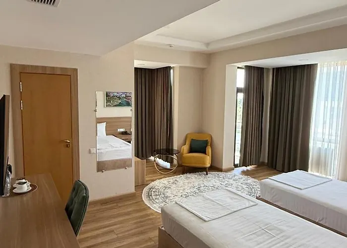 Saroy Gardens Hotel