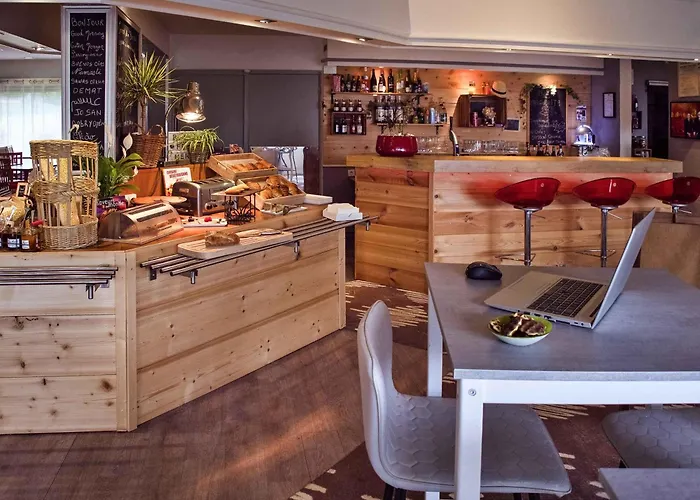 Ibis Nemours