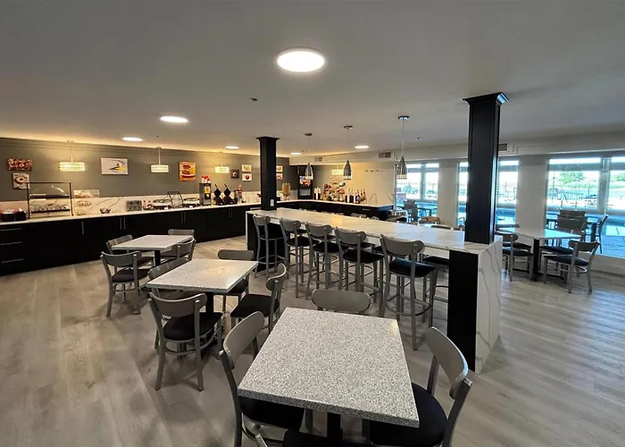 Ramada By Wyndham Springfield North