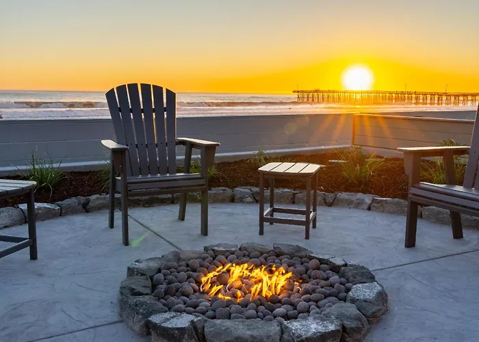 Shoreline Inn...On The Beach