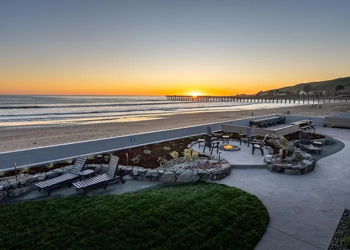 Shoreline Inn...On The Beach
