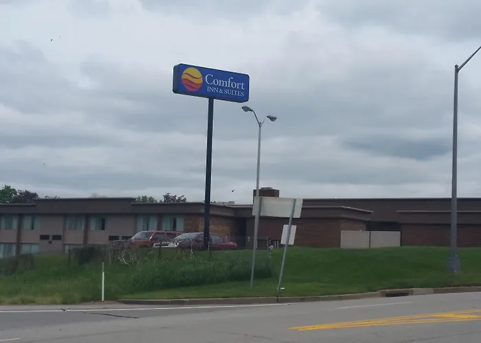 Comfort Inn & Suites Pittsburgh Fox Chapel