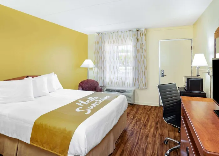 Days Inn By Wyndham Clarksville Tn