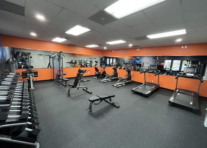 Orangewood Inn & Suites Kansas City Airport